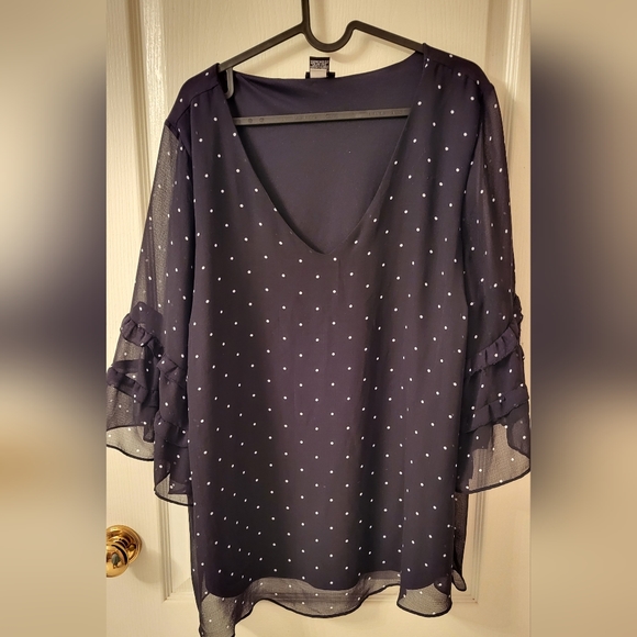 Torrid polka dot bell sleeve blouse - Picture 3 of 4